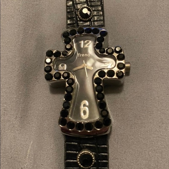 Cross Watch with Leather Band - Picture 3 of 3